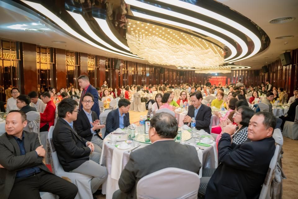 intro tiệc cưới 3