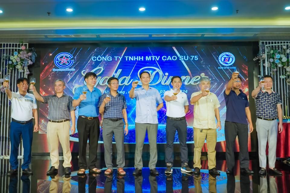 intro tiệc cưới 3