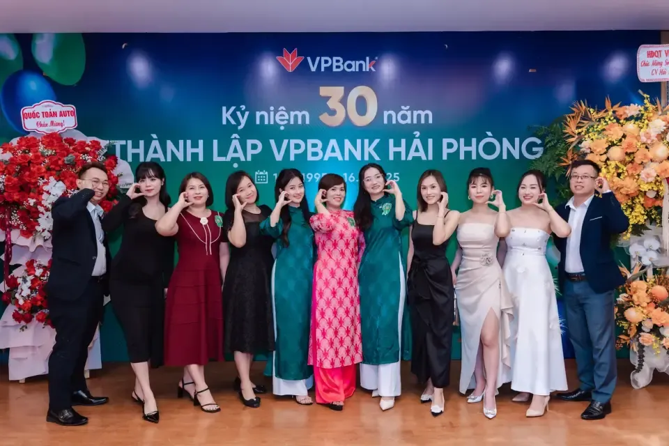 intro tiệc cưới 3